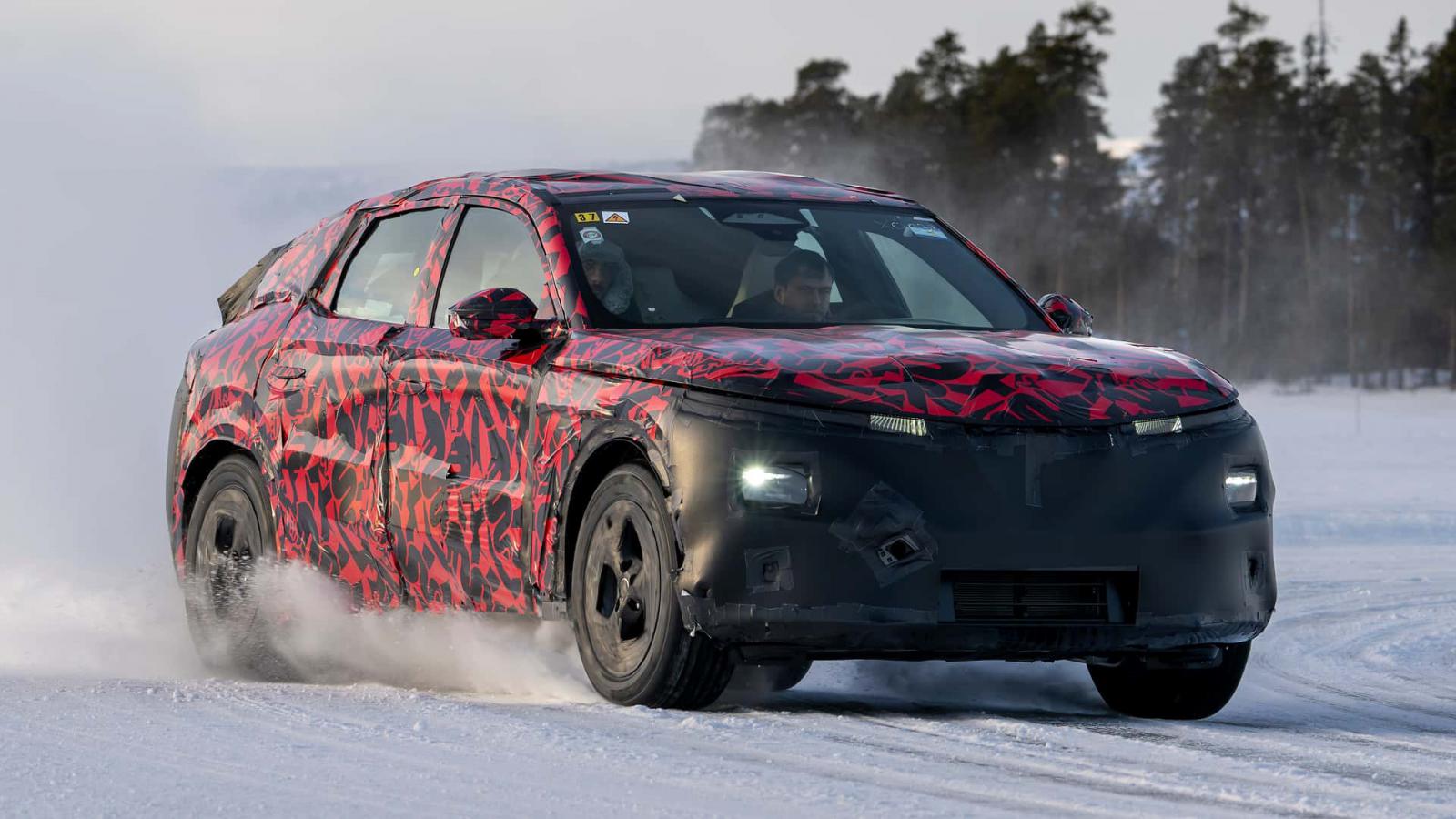 Η Alfa Romeo αποκάλυψε τις πρώτες επίσημες εικόνες της νέας Stelvio